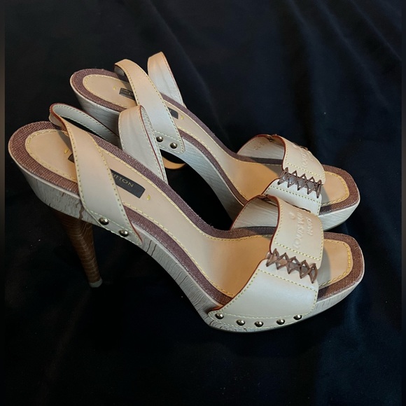 Louis Vuitton Heels - Picture 3 of 5